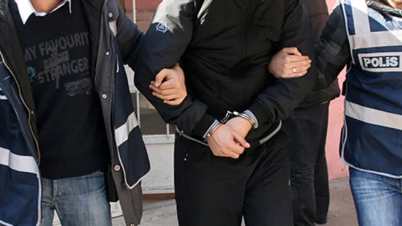 Konya'da yol verme kavgası kanlı bitti: 2 kişiyi bıçaklayan şahıs tutuklandı