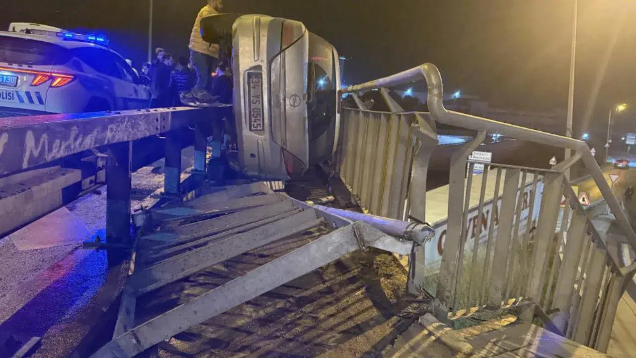 Avcılar E-5 yan yolda feci kaza: 2 yaralı