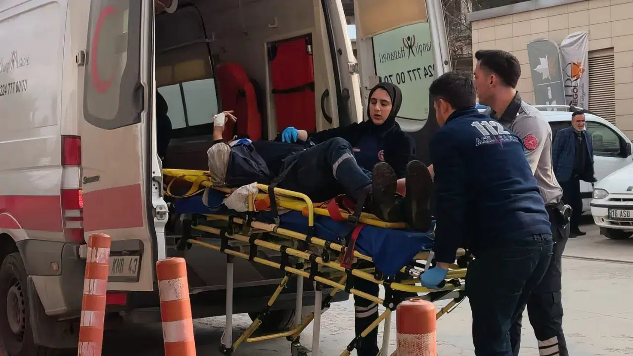Bursa'da fabrikada iş kazası: Makineye sıkışan işçi ağır yaralandı