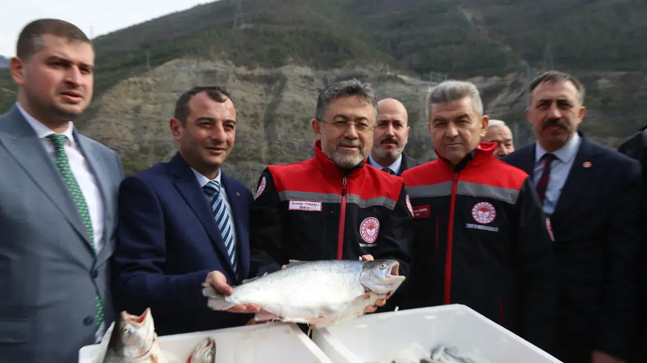 Bakan Yumaklı : Su ürünleri ihracatımız 2,3 milyar dolara ulaştı