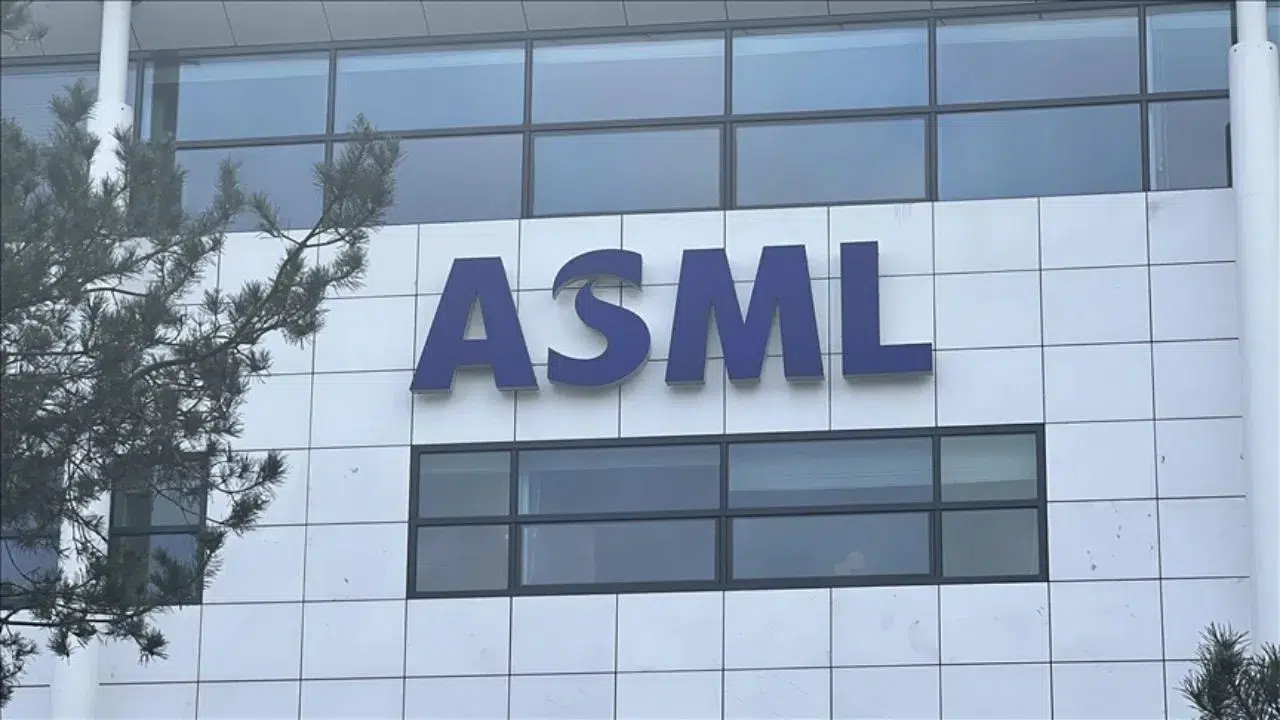 Çip tedarikçisi ASML işten çıkarmaya gidiyor