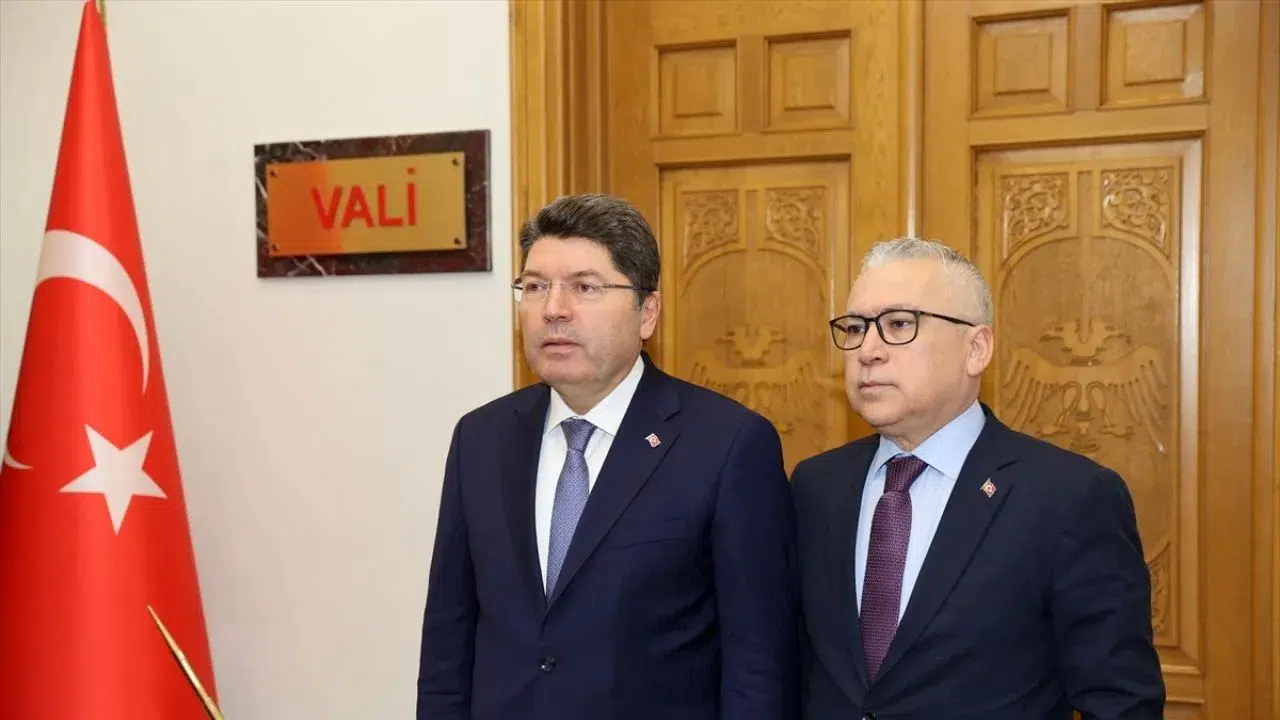 Adalet Bakanı Tunç, Sivas'ta ziyaretlerde bulundu