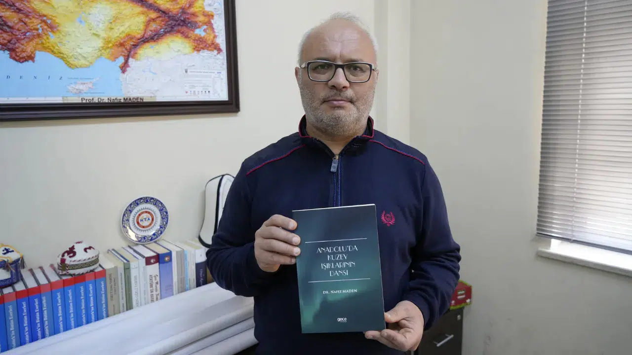 Türkiye’de görülen kuzey ışıkları ilk kez kitaplaştırıldı : 1700 yıllık tarih