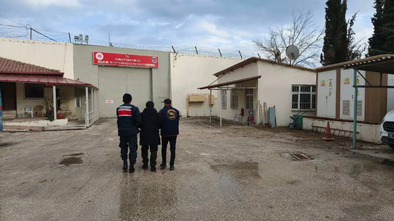 Bilecik'te JASAT ekipleri sahte jandarmayı yakaladı!