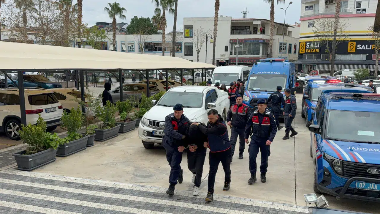 Önce levye ile öldürdü, sonra emniyet kemerini takıp yaktı: Antalya’daki vahşetin kan donduran detayı!