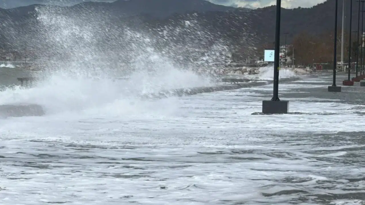 Meteoroloji’den Karadeniz için kritik uyarı: Fırtına bu akşam başlıyor, 3 gün sürecek!