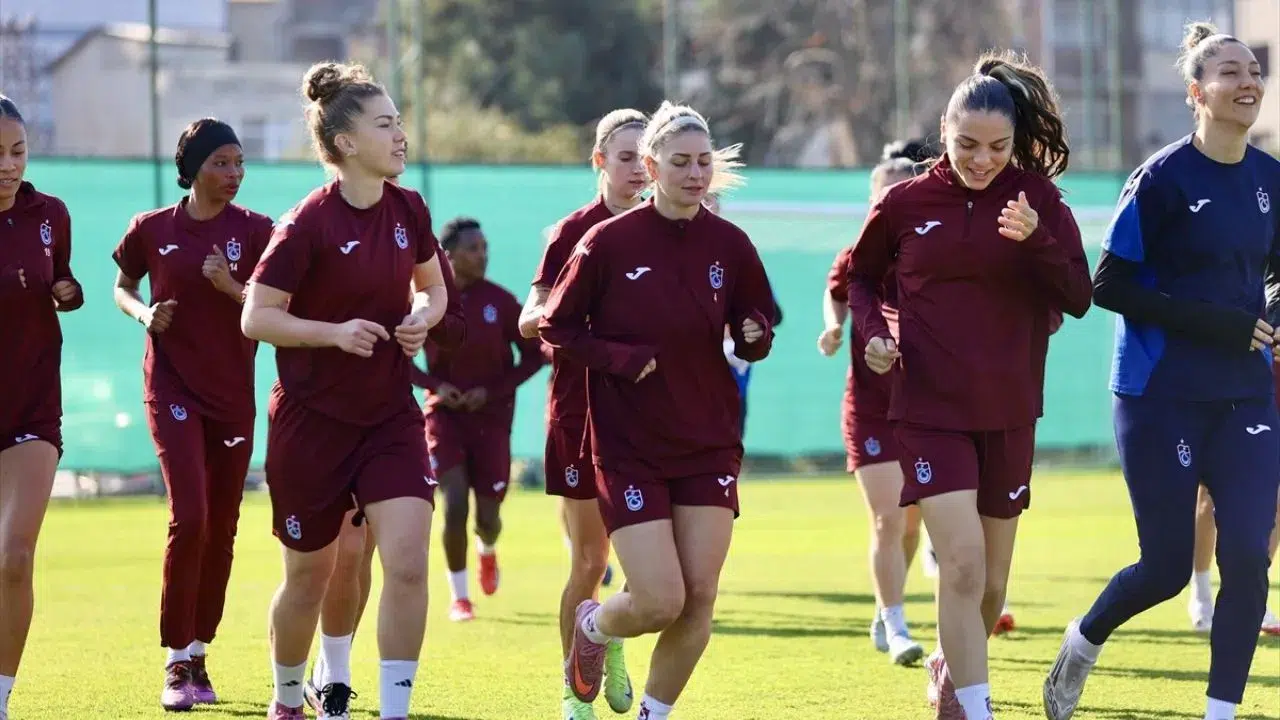 Trabzonspor kadın futbol takımından şampiyonluk hedefi