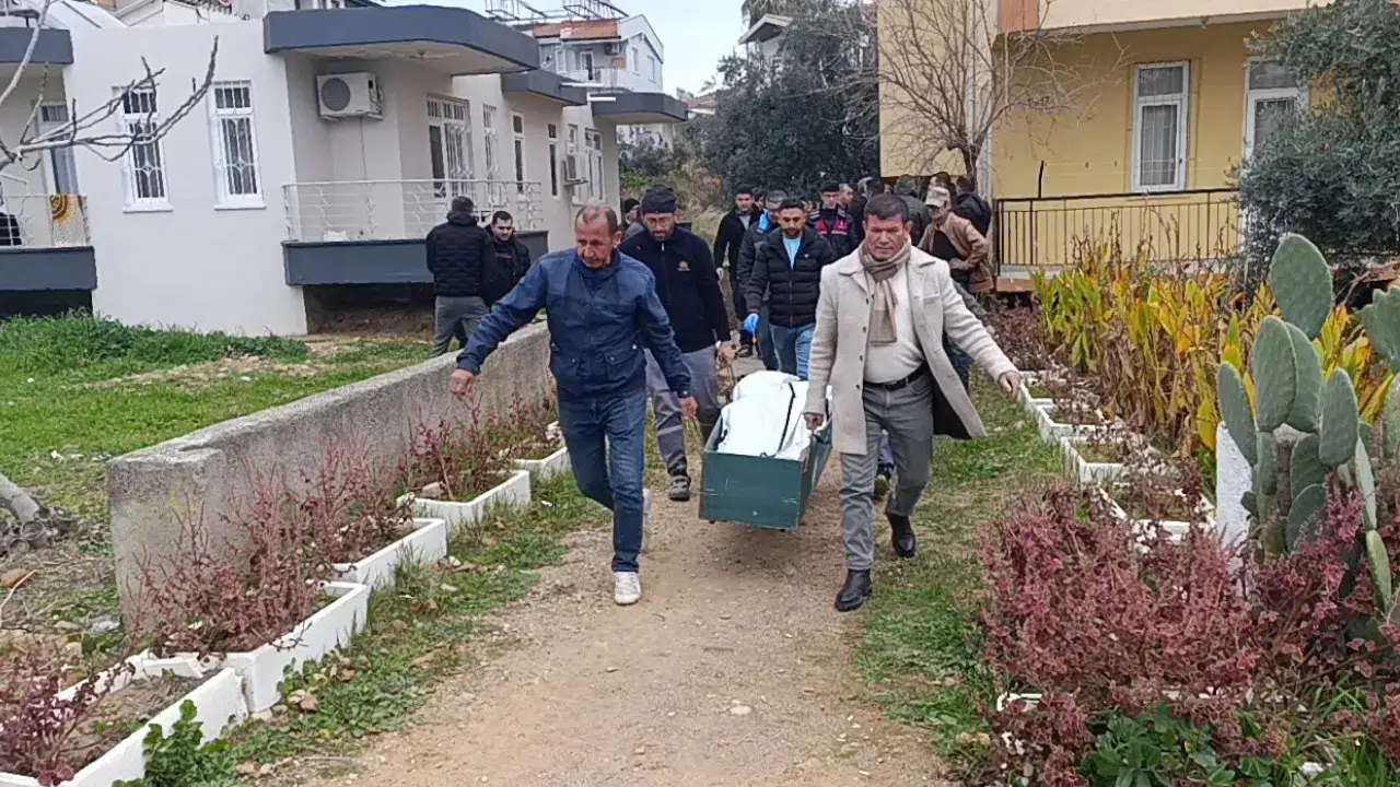 Antalya'da bir adam evinde karnından vurulmuş halde bulundu!