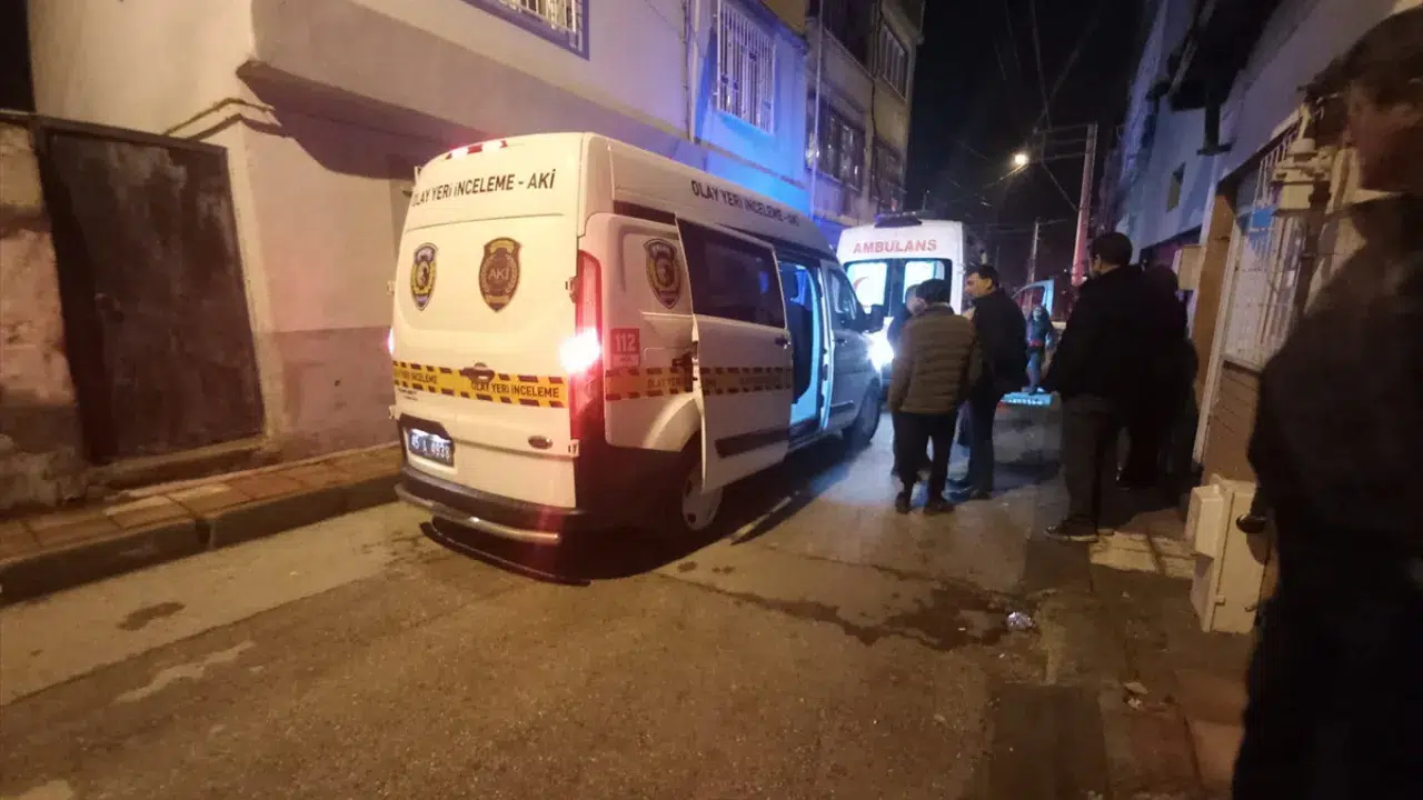 Manisa'da yaşlı kadın, 52 yaşındaki oğlunu yatağında ölü buldu