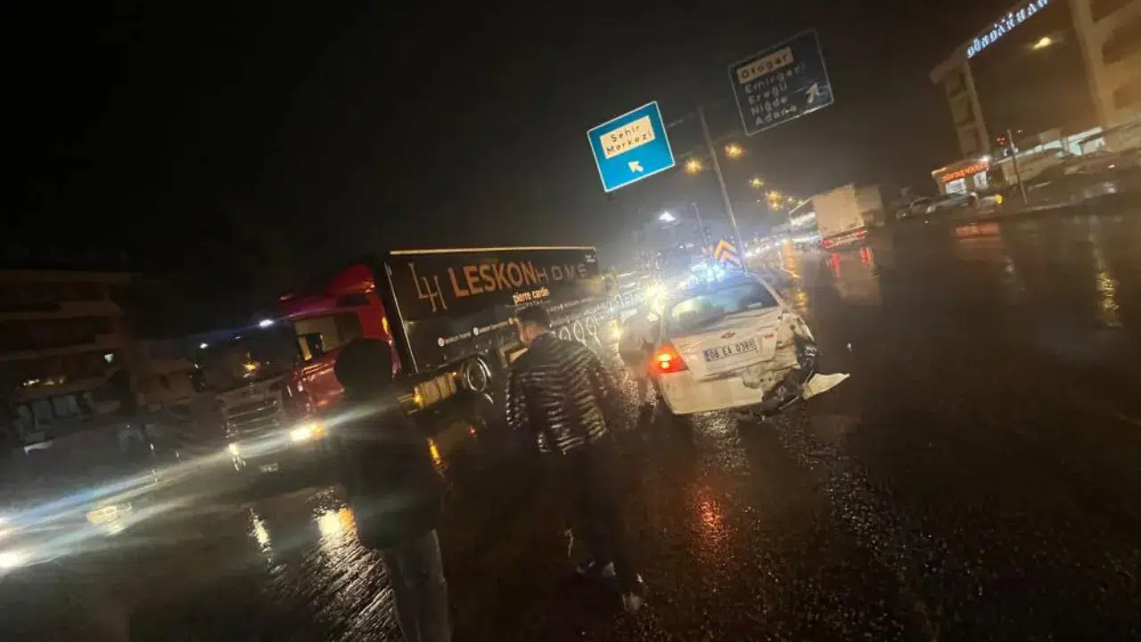 Konya'da tır ile otomobil çarpıştı: 2 yaralı