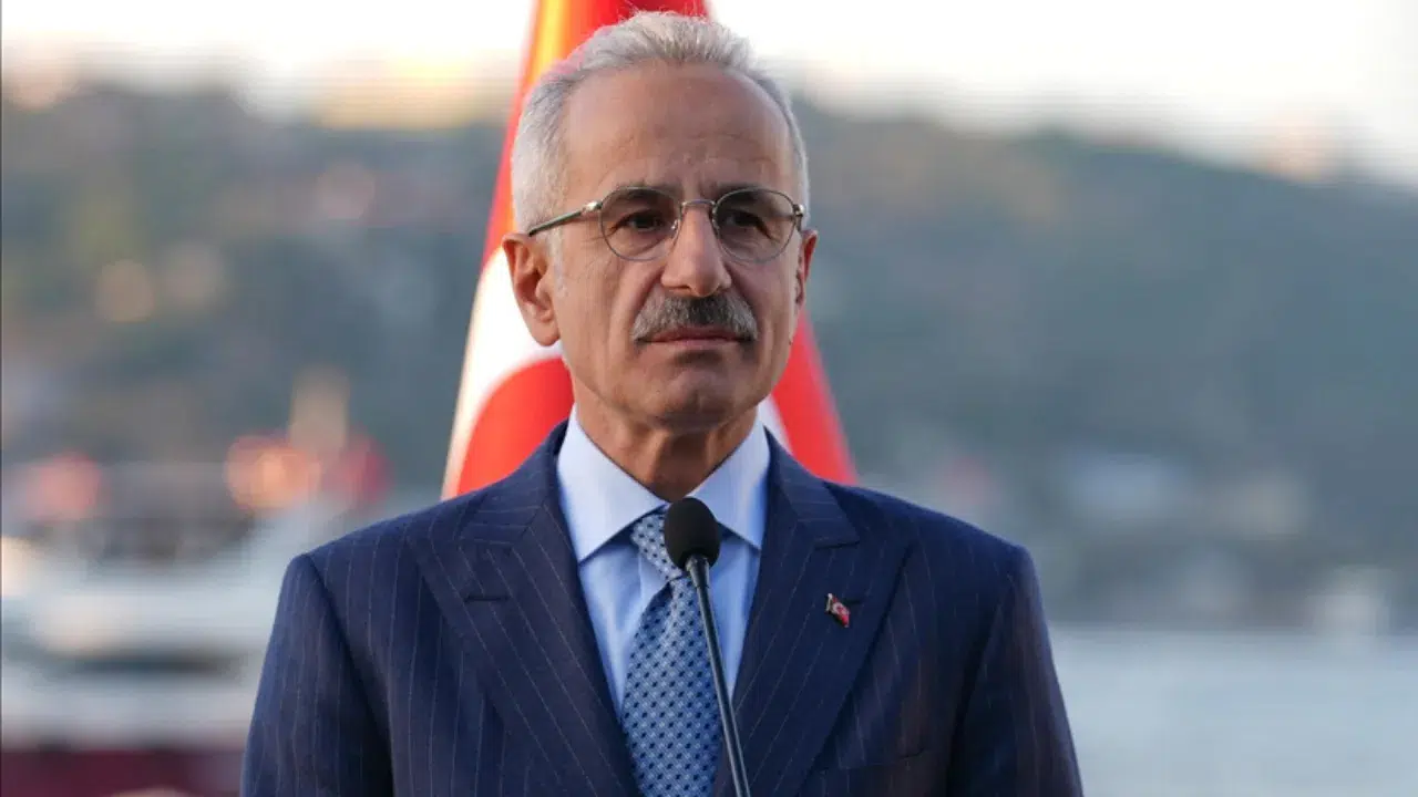 Bakan Uraloğlu, Ankara Esenboğa Havalimanı'nda açıklamalarda bulundu