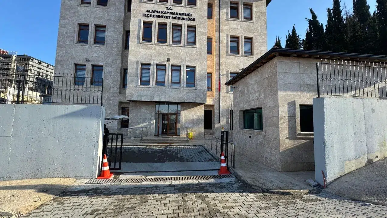 Zonguldak'ta şüpheli araçta uyuşturucu ele geçirildi
