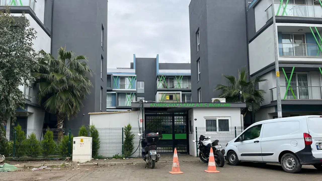 İzmir'deki Gözde Akbaba cinayetinin görgü tanığı konuştu: 'Kanlar içinde bulduk'