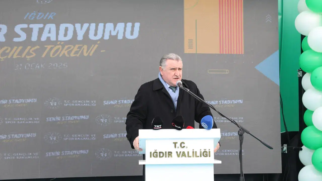 Gençlik ve Spor Bakanı Osman Aşkın Bak, Iğdır Şehir Stadyumunun açılışına katıldı