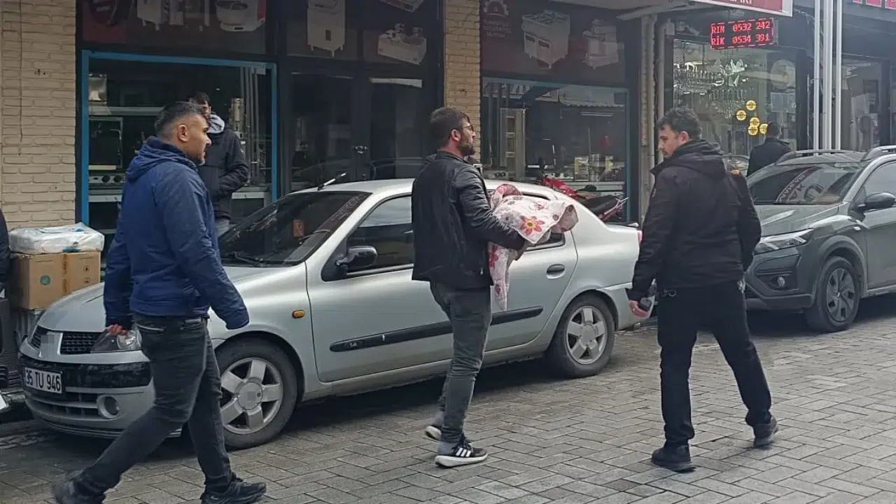 Manisa Turgutlu'da 3 aylık bebek yatağında ölü bulundu