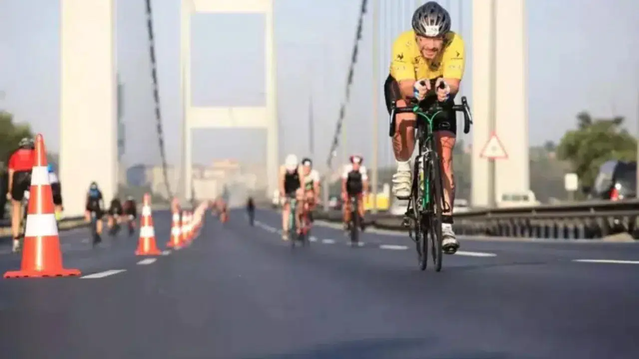 Triatlet Berkan Kobal'ın ölümüne ilişkin dava 21 Nisan'a ertelendi