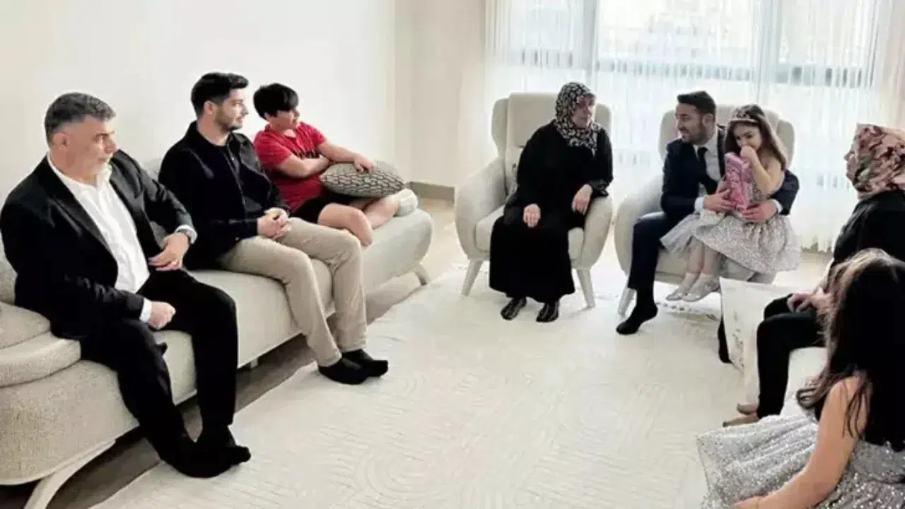 Anne ve babasının depremde kaybeden Azra'nın 6'ncı yaş günü kutlandı