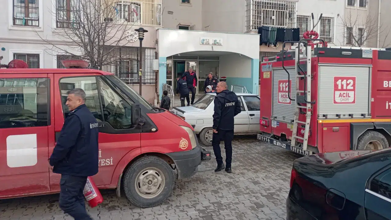 Adıyaman Besni'de korkutan ev yangını