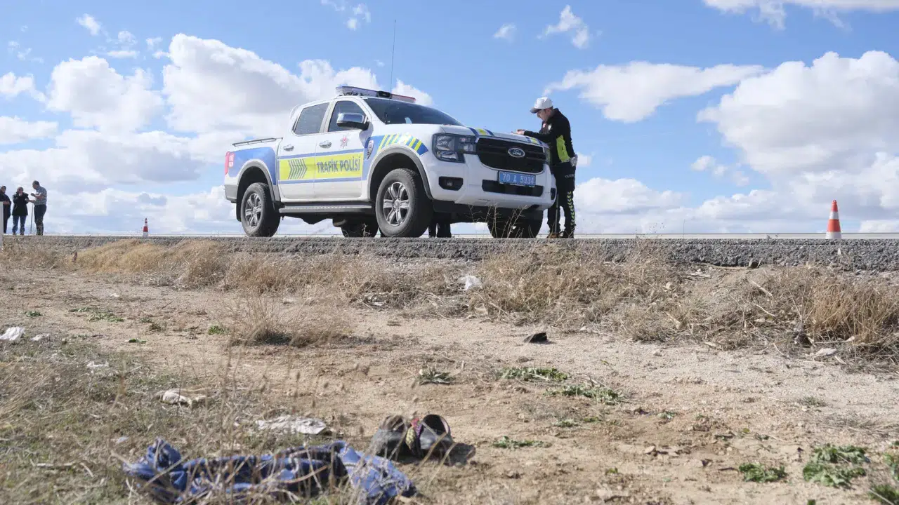 Karaman'da acı olay! Gelincik otu toplarken otomobil çarpan yaşlı kadın hayatını kaybetti