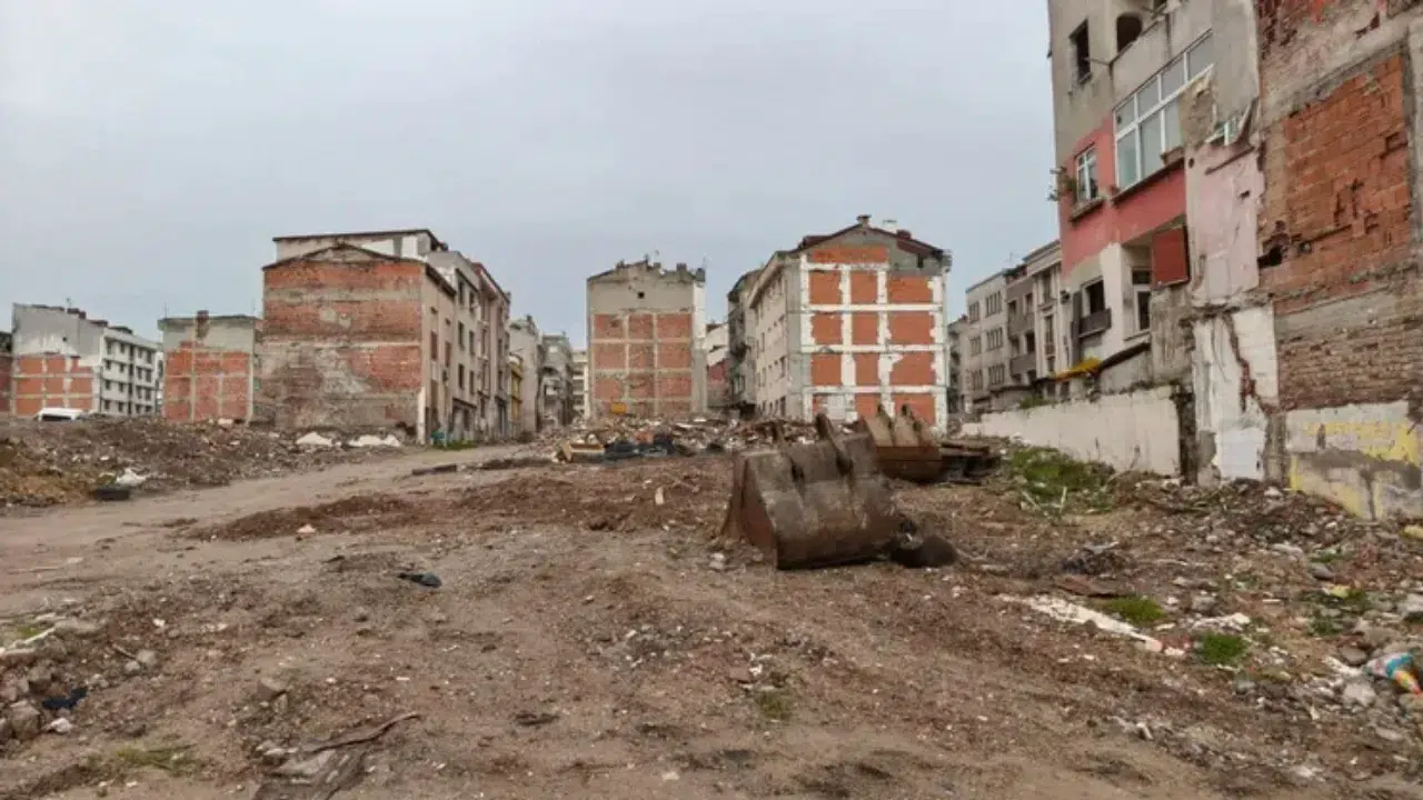 İBB’nin kentsel dönüşüm karnesi Bayrampaşa’da sınıfta kaldı : 500 daire neden boş bekliyor?