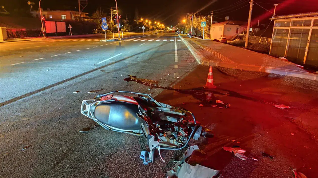 Mersin'de korkunç kaza : 18 yaşındaki motosiklet sürücüsü öldü