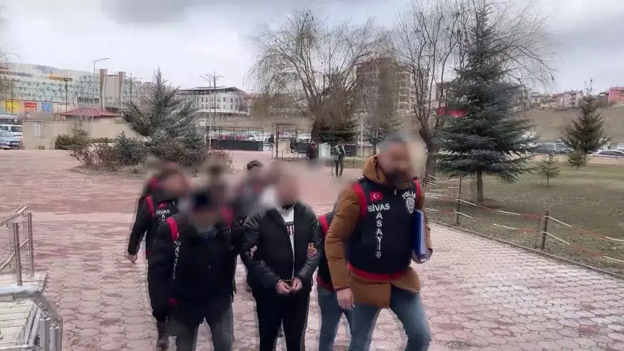 Sivas merkezli dolandırıcılık operasyonu : Gayrimenkul vaadiyle 2,4 milyon TL vurgun
