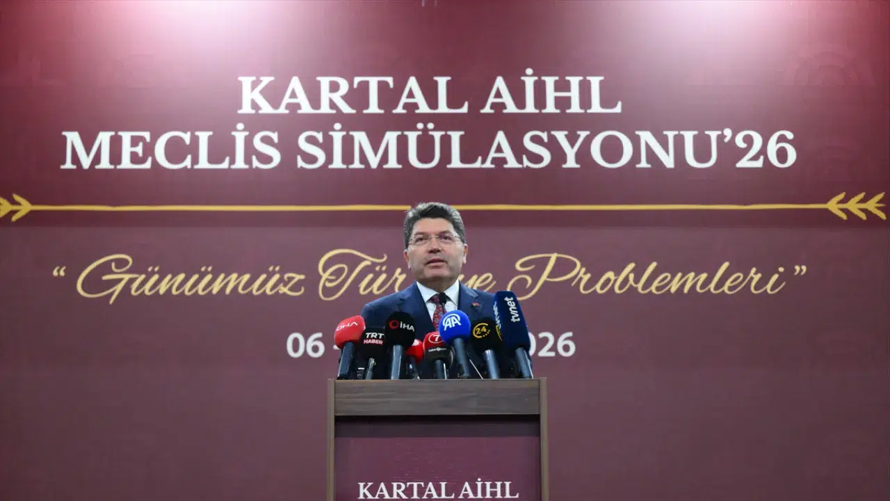 Bakan Tunç, Kartal AİHL Meclis Simülasyonu'nda konuştu