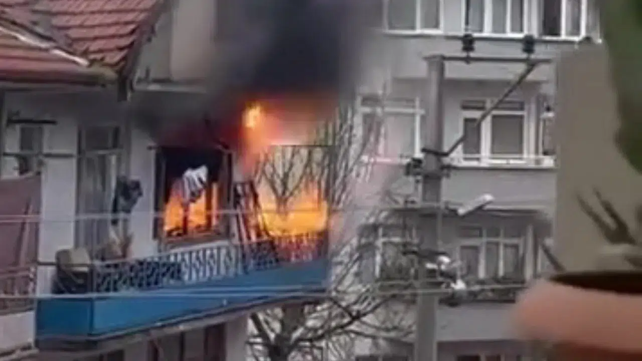 Kocaeli’de ev yangını : Elektrik kabloları patladı