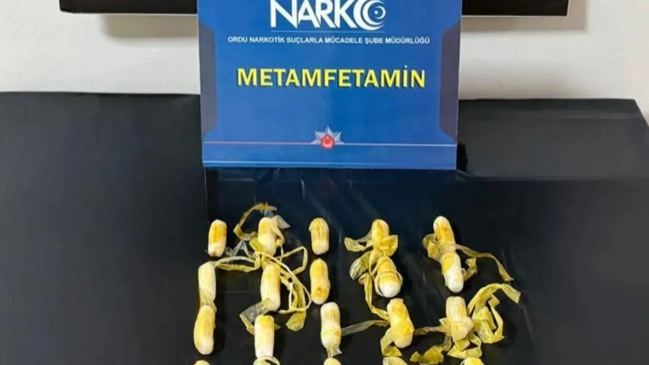 Yurtdışından Türkiye'ye midesinde uyuşturucu madde ile geldi