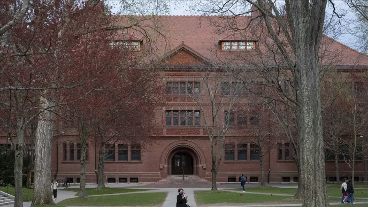 Harvard'da Epstein krizi! Eski ABD Hazine Bakanı görevinden istifa etti