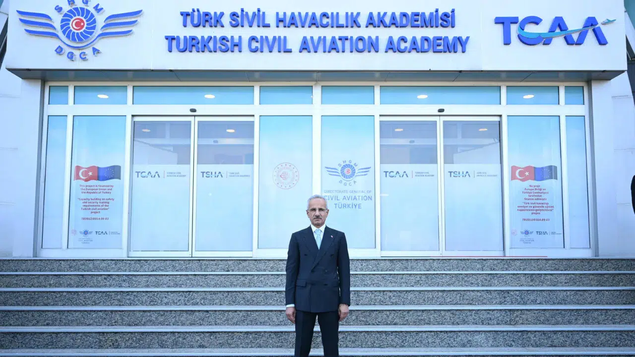 Bakan Uraloğlu'ndan yolcu hakları başvuru sistemine ilişkin açıklama