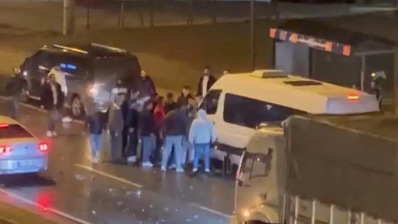 Mersin'de kaza : 2 tır çarpıştı, 2 kişi yaralandı