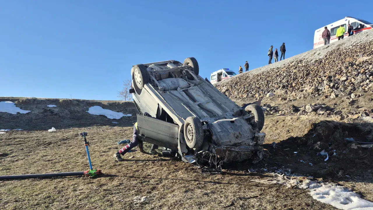 Van Erciş'te trafik kazası : 3 yaralı