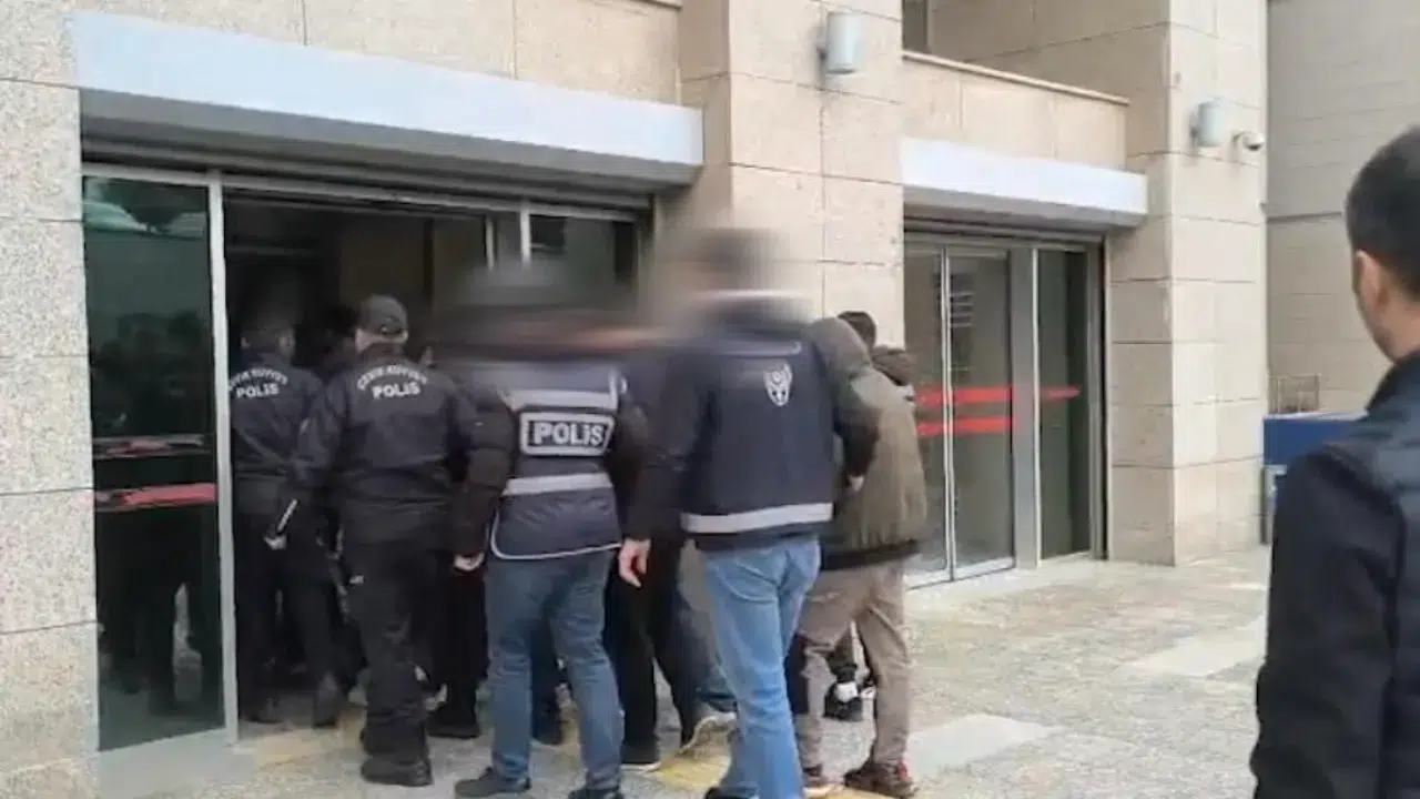 Batman'da 15 milyar TL’lik yasa dışı bahis operasyonu : 42 tutuklama