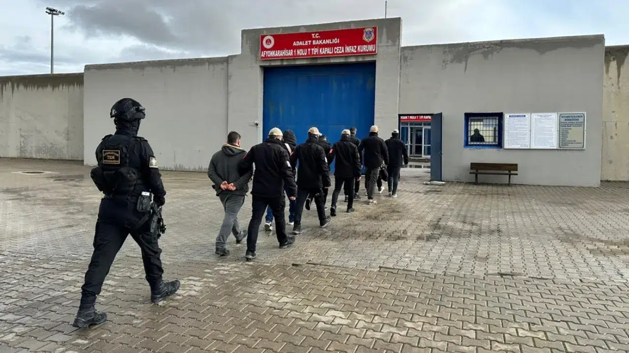 Afyonkarahisar merkezli DEAŞ operasyonu : 6 şüpheli tutuklandı