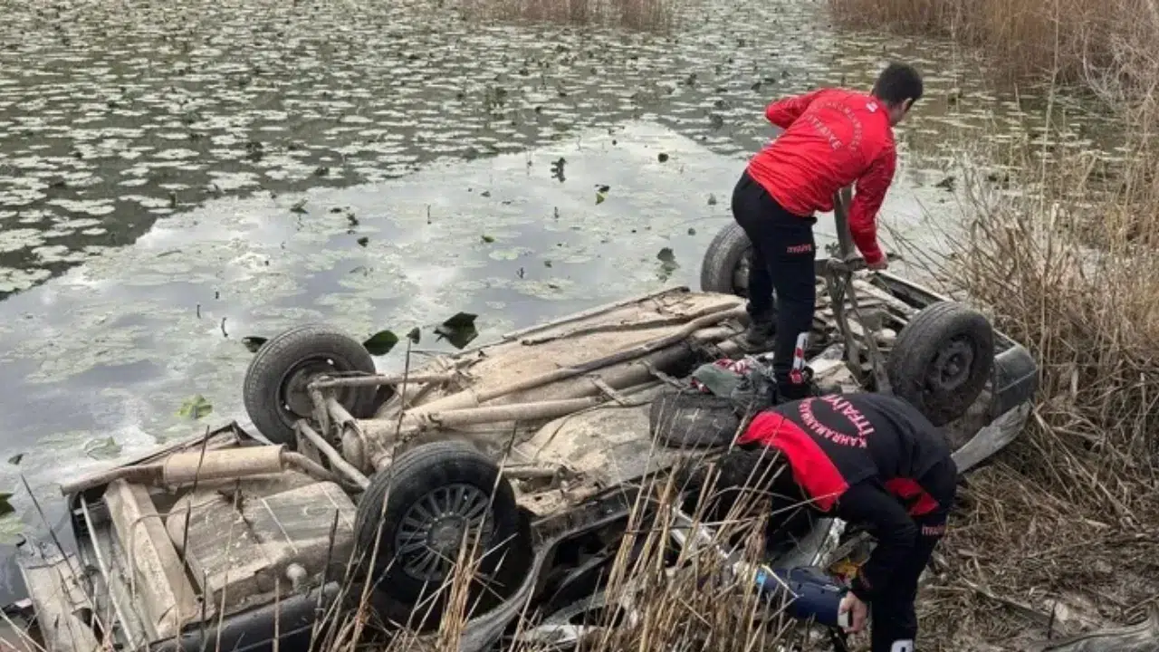 Kahramanmaraş’ta feci kaza : Su birikintisine düşen otomobilin sürücüsü öldü