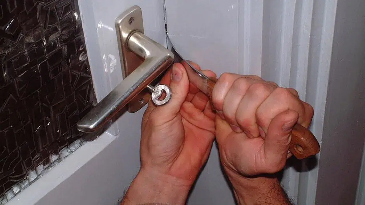 Eskişehir'de hırsız paniği : Hırsızlık yaptığı iddia edilen 2 şüpheli yakalandı