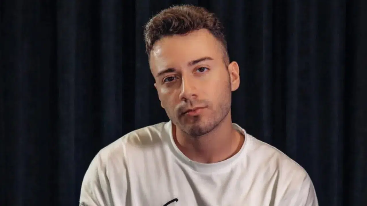 Uyuşturucu soruşturmasında yakalama kararı çıkarılan Enes Batur'dan açıklama!