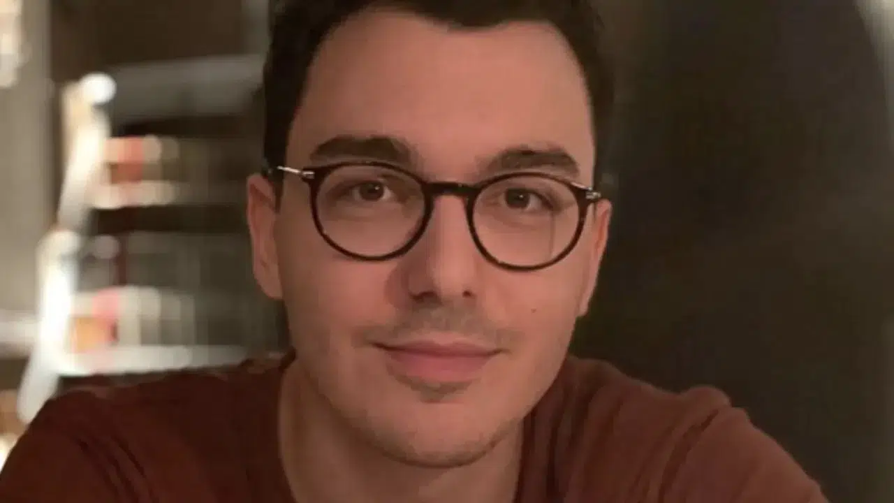 Hira Tekindor Kimdir? Sanat Kariyeri ve Aile Geçmişi Hakkında Bilgiler