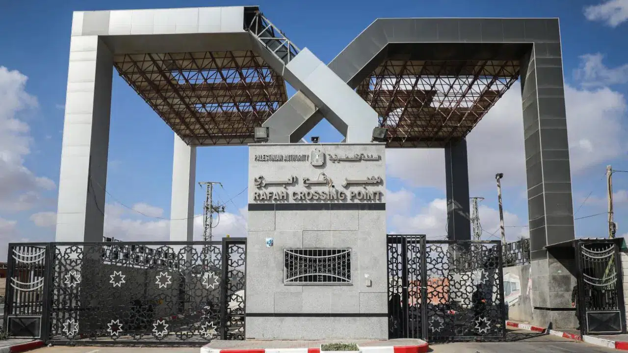 Refah Sınır Kapısı çift yönlü yaya geçişine sınırlı olarak açıldı