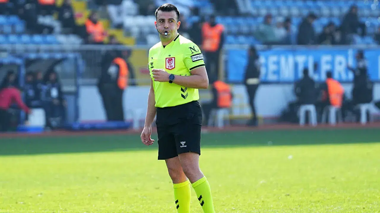 Beşiktaş - Göztepe maçının VAR'ı Ömer Faruk Turtay oldu