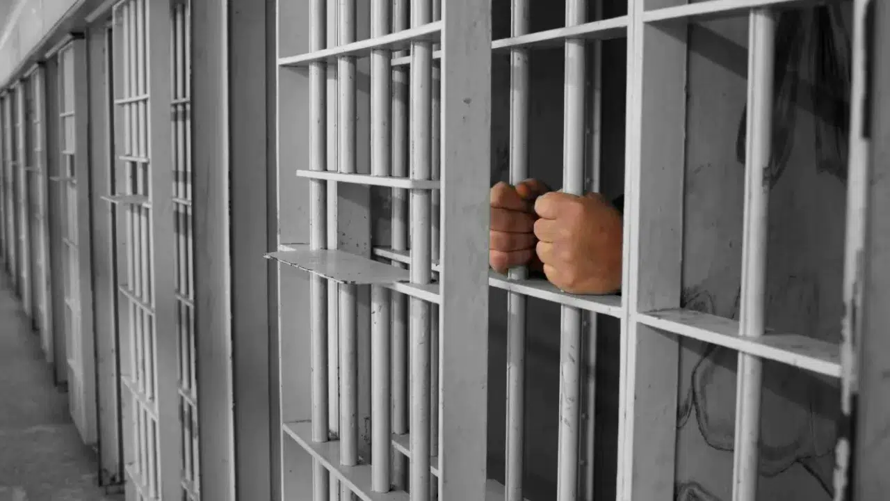 Kocaeli'de kocasını öldüren sanığa 24 sene hapis cezası verildi