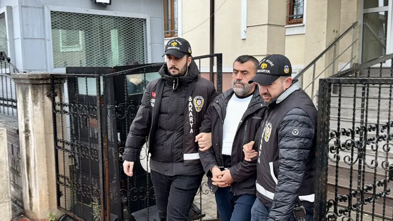 Sakarya'da eşini ve MHP ilçe başkanını öldüren şahıs tutuklandı