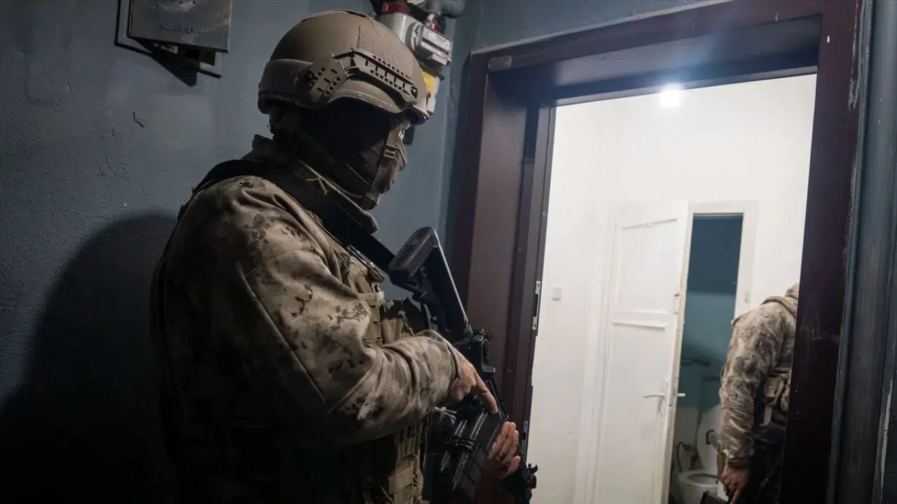 5 ilde şafak operasyonu : Organize suç örgütleri çökertildi , 37 şüpheli yakalandı !