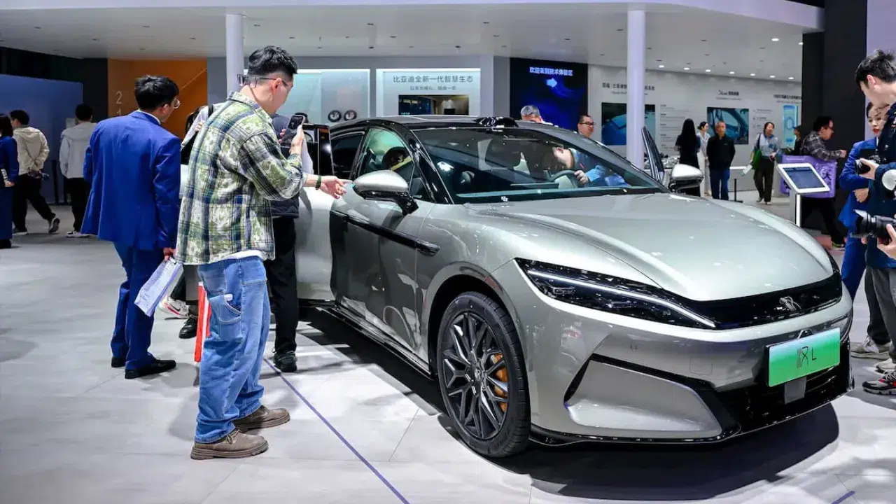 BYD’den ultra hızlı elektrikli araç şarj cihazı : 5 dakikada 400 kilometre menzil