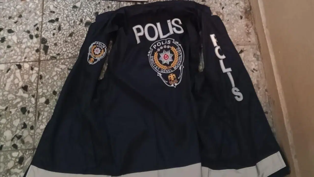 İzmir'de Erasmus öğrencilerini rehin alan 3 sahte polis tutuklandı