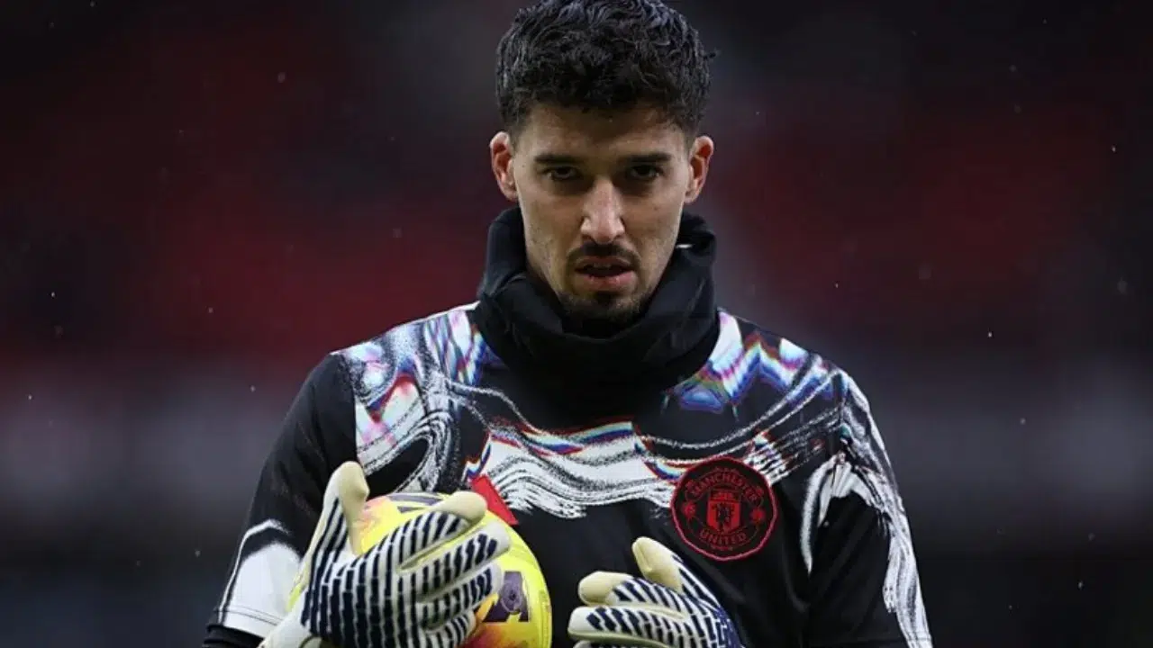 Beşiktaş’ta kaleye Altay Bayındır hamlesi! Manchester United ile yeniden masaya oturulacak