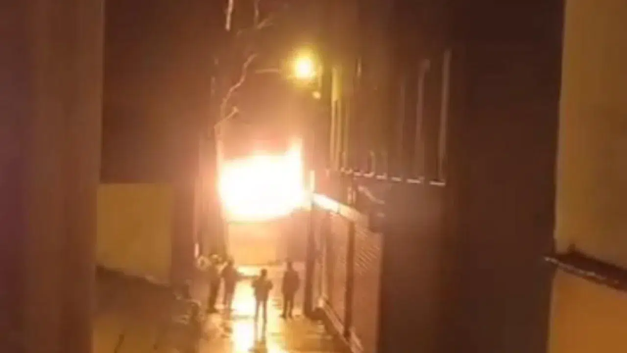 Bursa'da yangın : Depo alev alev yandı