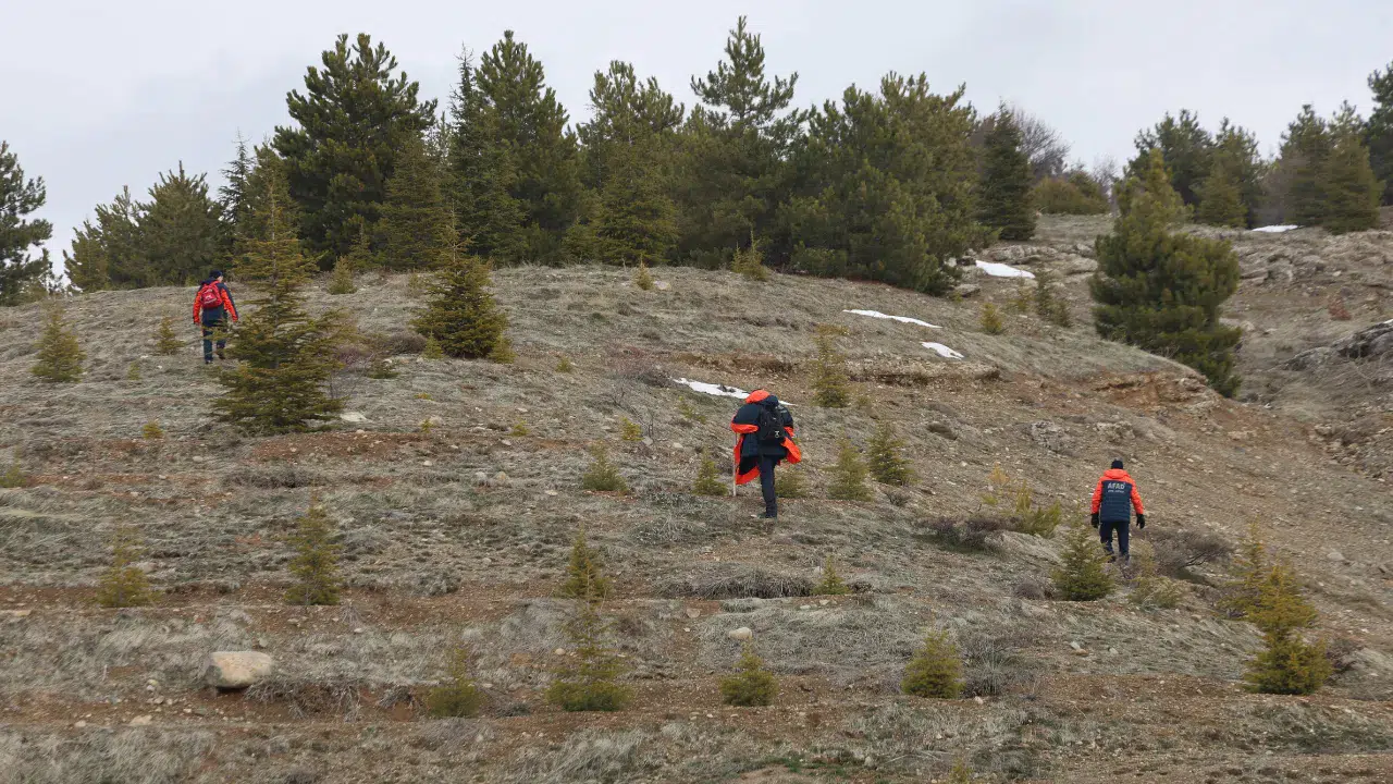 Elazığ'da 3 gündür kayıp yaşlı adamı arama çalışmaları sürüyor