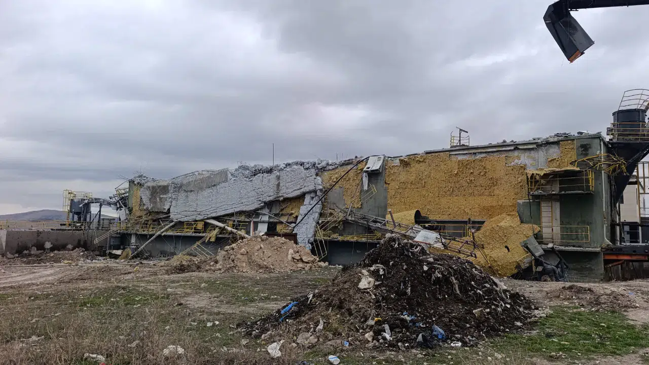 Afyonkarahisar'da bir tesiste metan gazı patladı : 2 kişi yaralandı